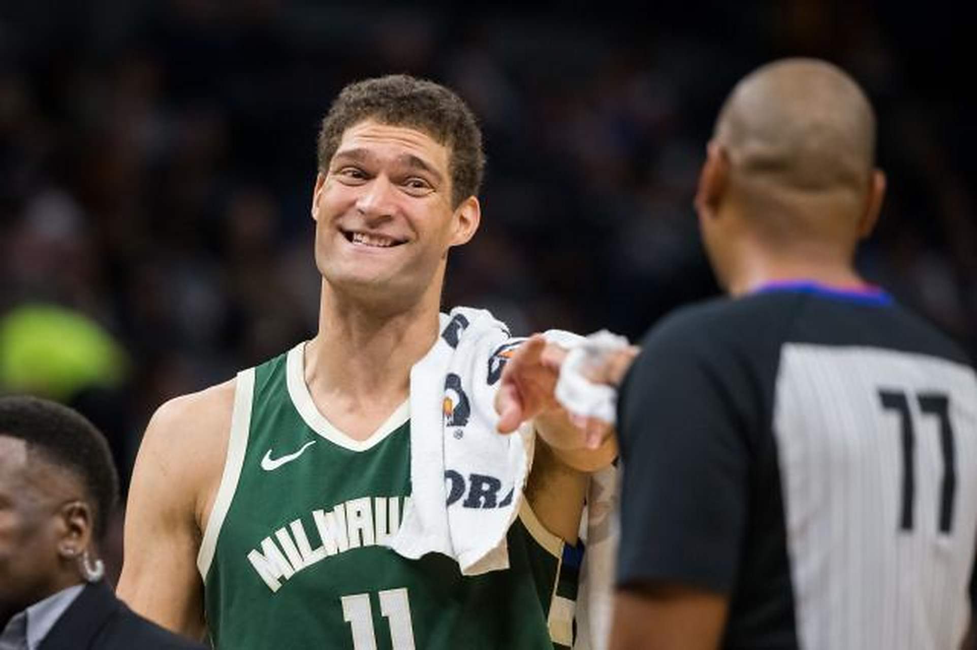 开云网址登录 -关于密尔沃基雄鹿内部会议纪要流出——今夜更衣室发声，足总杯使命明确，临场指挥获称赞的信息