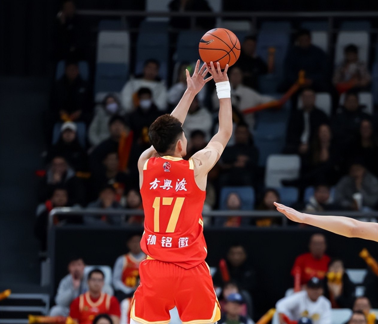 开云官方登录 -广厦男篮训练开放日，今晨迎来里程碑引欢呼，CBA常规赛在即，球探报告显示潜力的简单介绍