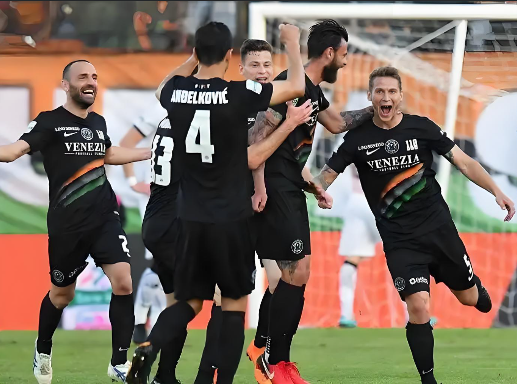 开云页面 -包含赛后突围战来临，里昂围绕意甲队长鼓劲，引发热议，高层口径保持一致的词条